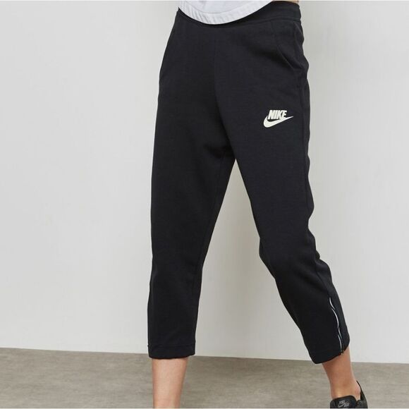 Nike Women's Sportswear Advance 15 884410 Capri Joggers Small  NWT - Picture 2 of 3